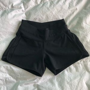 Lululemon Athletica Running Shorts Size: 4